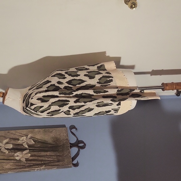 Grunge Distressed Animal Print Sweater Medium White Gray - Picture 3 of 4